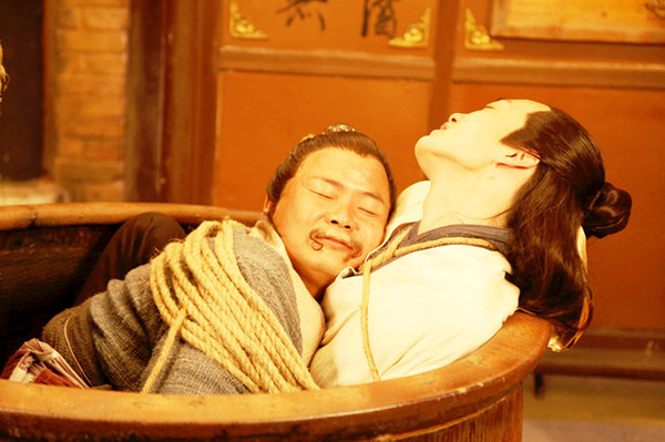 《大二神捕》上映,"废柴"兄弟逆袭成捕快!