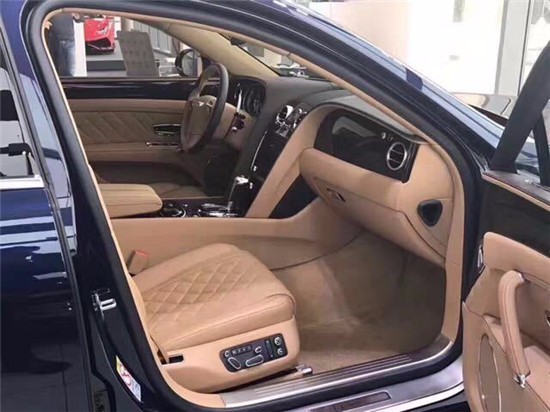 宾利飞驰17款4.0v8s天津港最高优惠30万