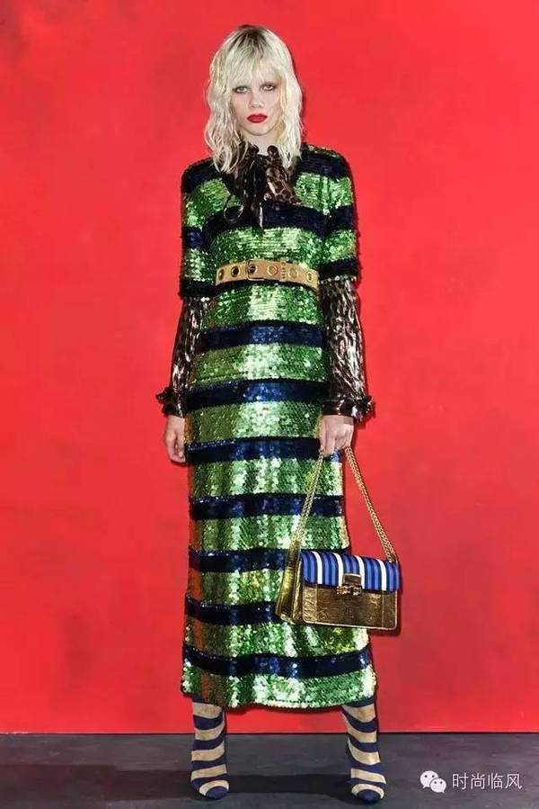 宁静深邃中 有活泼气氛的蓝绿组合条纹也很好看 ▼