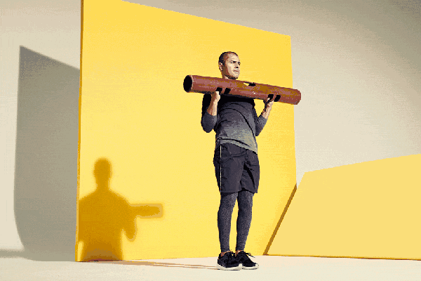 回到左腿,弯曲两个膝盖,当你举起左手臂和头顶,降低vipr在你的右边.