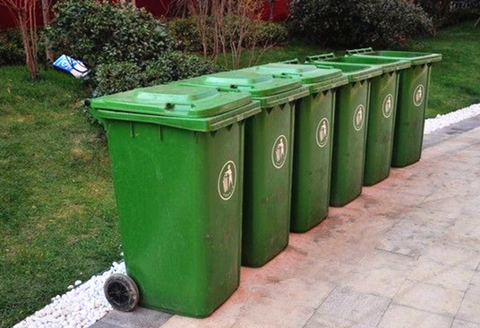 脏垃圾桶竟然有人偷?真相竟然是