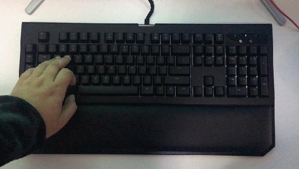 键盘鼠标灯光效果最炫的谁?毫不犹豫的会投给razer.