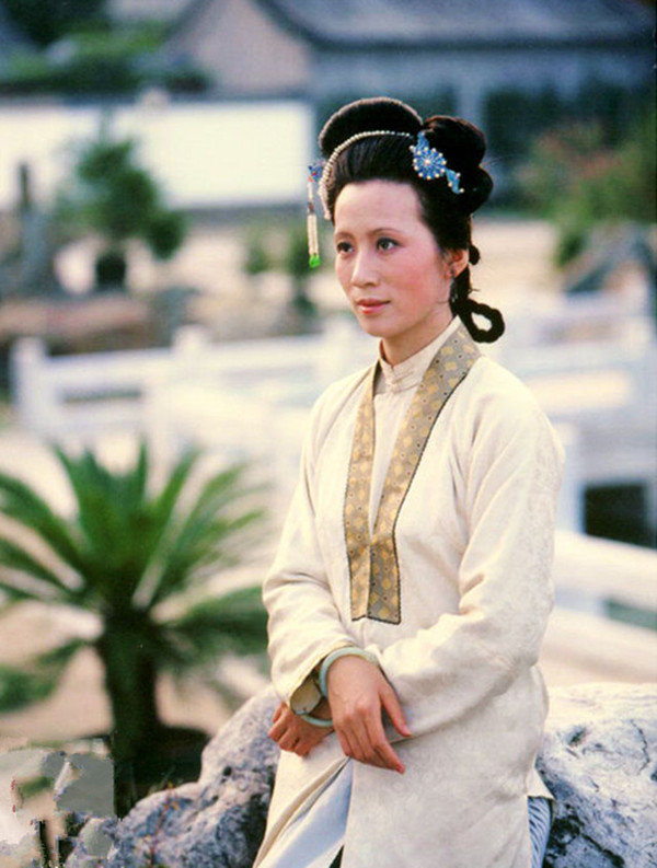 李纨:表面为宽厚仁慈的大善人,私底下却吝啬贪财