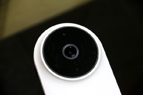 内置了8颗大尺寸的940nm红外补光灯,可以在弱光环境下也能看清,并且没