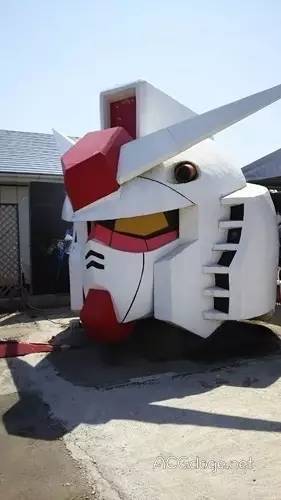 是钢普拉界的扫地僧 日本72 岁大爷花费12 年自制元祖高达 沙扎比 无线频道 手机搜狐