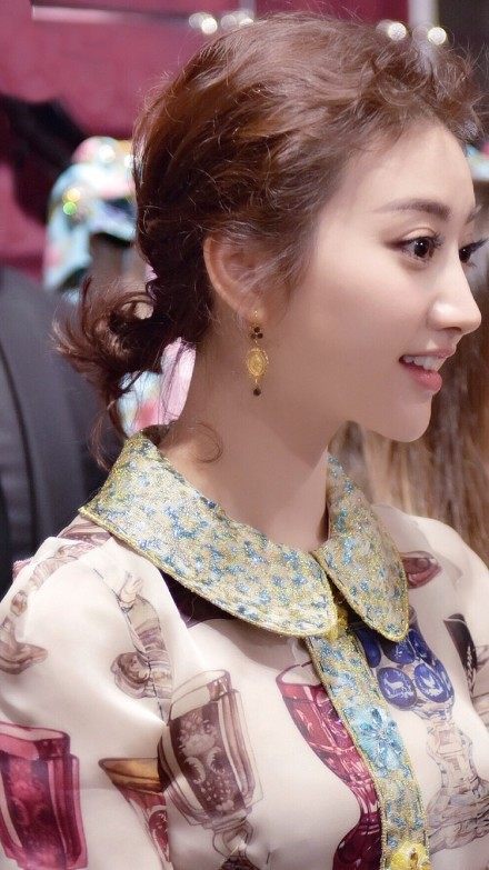 愉悦大使景甜将华丽现身开幕派对,与你一起见证