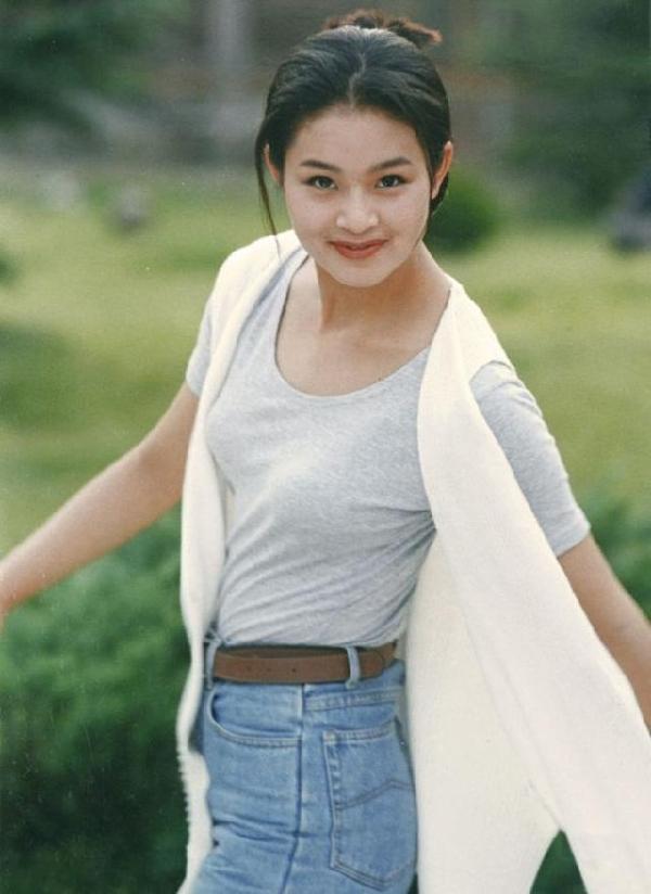 王晓娟:中国知名女演员,代表作品:《高纬度战栗》,《秘密图纸》等.