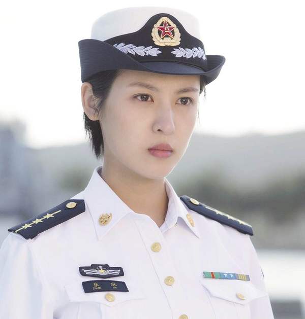 周放出演《深海利剑》 萝莉中尉上演女追男