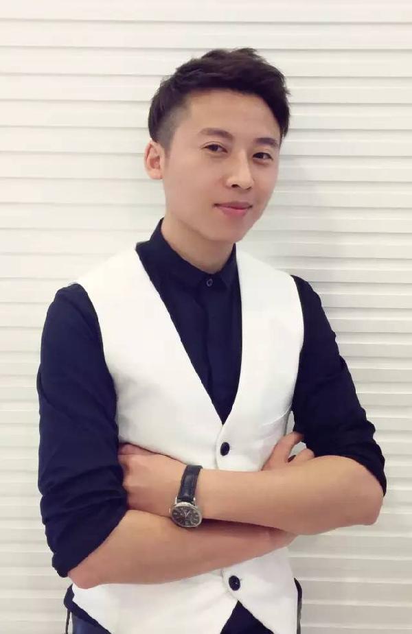 2009年度最佳造型师奖 2010年度当代优秀整体形象设计造型师奖