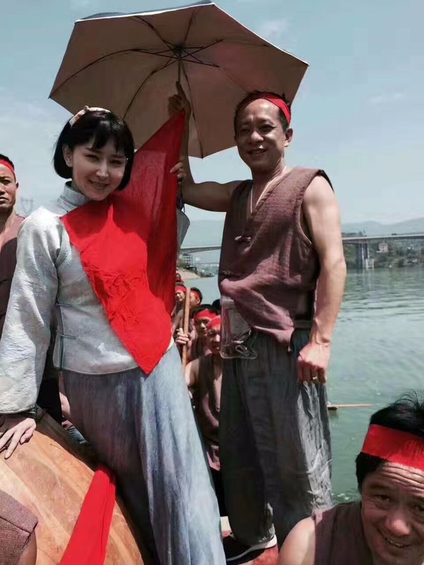 今天是电视剧《向警予》剧组来大江口镇拍摄的第二天,主要取景地点在