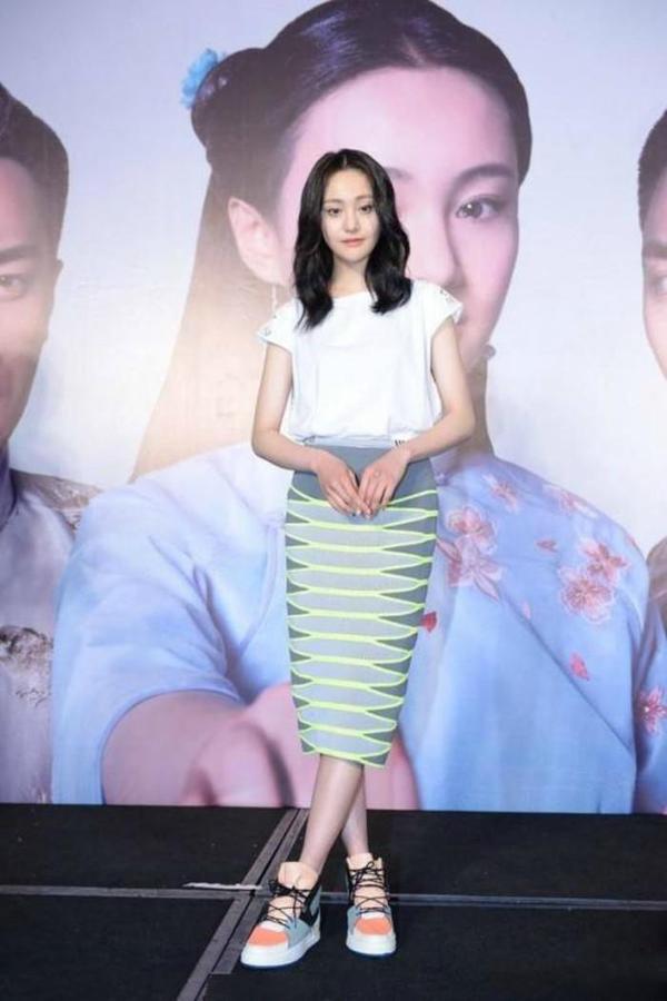 怼天怼地的郑爽原来穿衣这么小清新,不输杨幂宋茜