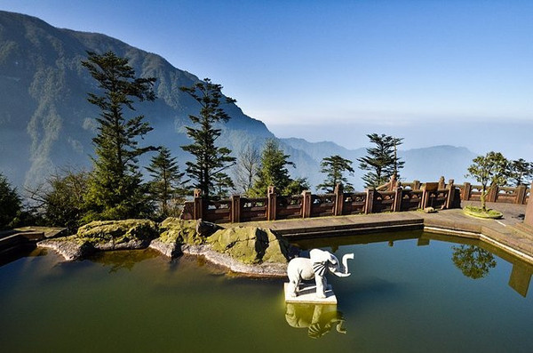 洗象池:峨眉神山的仙境之地