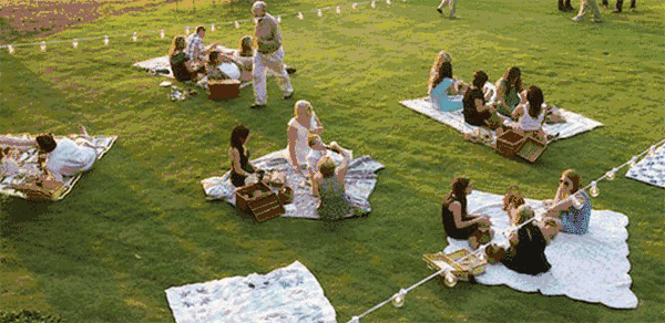 草坪我们已经帮你物色过了,和孩子一起来野餐吧!