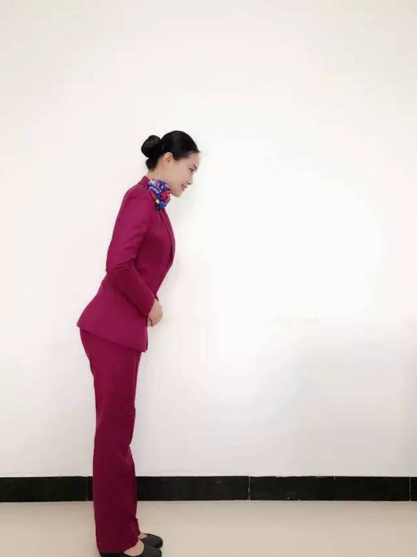 【动姐教你美美哒】第三招:乘务标准之传递礼仪之美