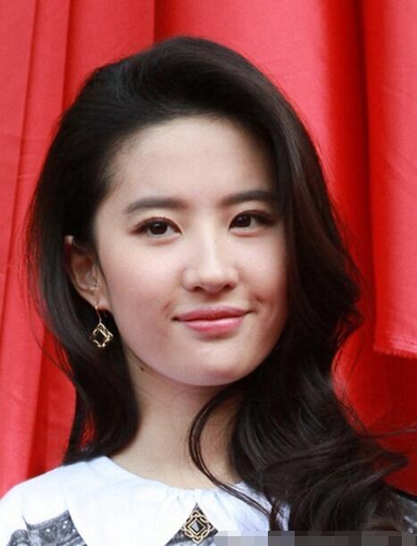 佟丽娅唐嫣刘涛杨紫许晴 酒窝迷人甜美醉人的女星(组图)