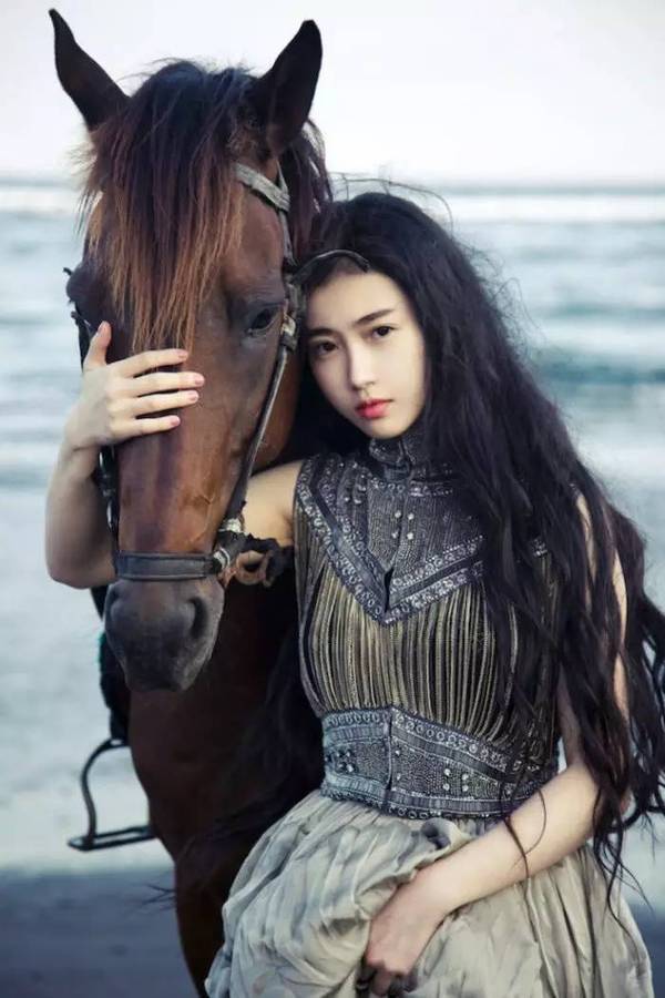 赏色| 张辛苑复古写真