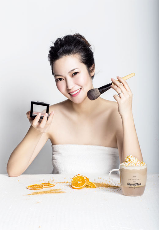 时尚茶饮领先品牌-嫩绿茶创始人首代言 蛋白茶上市