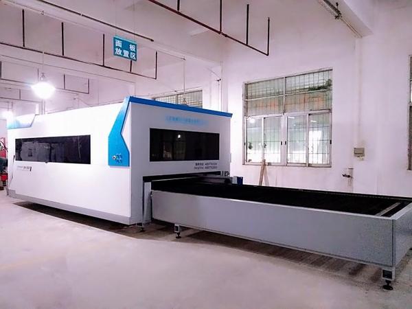 亚威1000w激光切割机