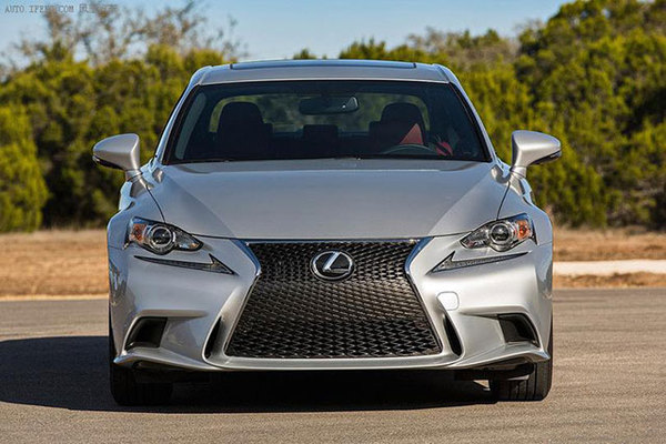 30万买豪华b级车,你还在看烂大街的bba吗?