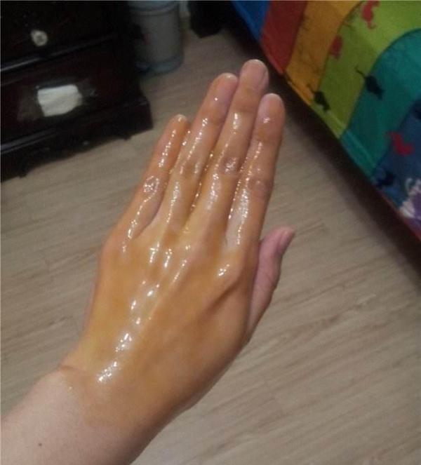 手是女人的"第二张脸",拥有一双漂亮,柔嫩的纤纤玉手,会让人印象大好