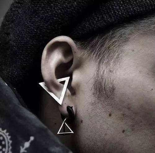 男生打耳洞是种怎样的体验?