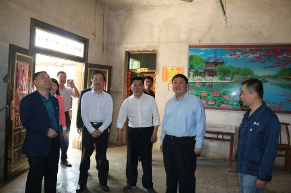 信阳供电公司党政一把手调研光山扶贫工作(图)