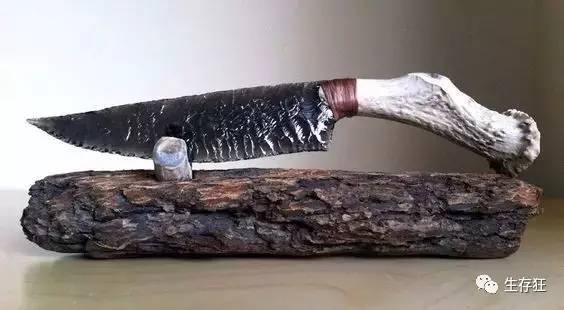 独一无二的手工制作的黑曜石猎刀, 出自弗林特jj heo凿石艺术家之手.