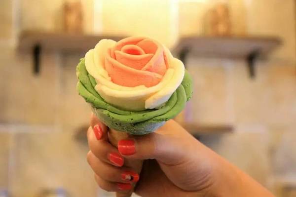 少女的新宠的"花朵冰淇淋"来了!居然还可以(免费试吃!