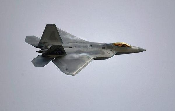 无缘舰载机:性能先进的f22战机为何最终没能走上航空母舰服役