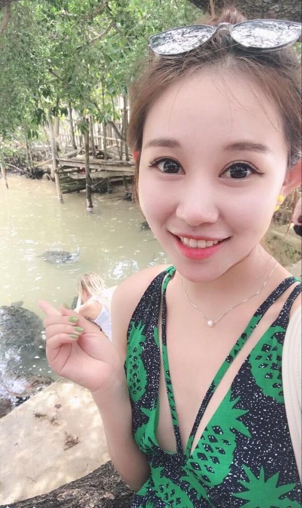 【绯闻】美女主播闫宁:留恋的不光是巴厘岛,还有当地小伙的一个飞吻