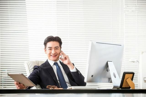 其实这也是大家常常梦寐以求的生活,也想当老板做一个有钱人,但是每个