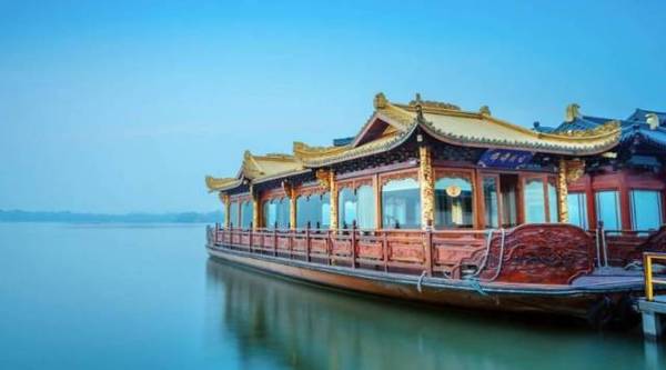 串联起曲院风荷,金沙港,杭州花圃,茅家埠,乌龟潭,三台梦迹,浴鹄湾和