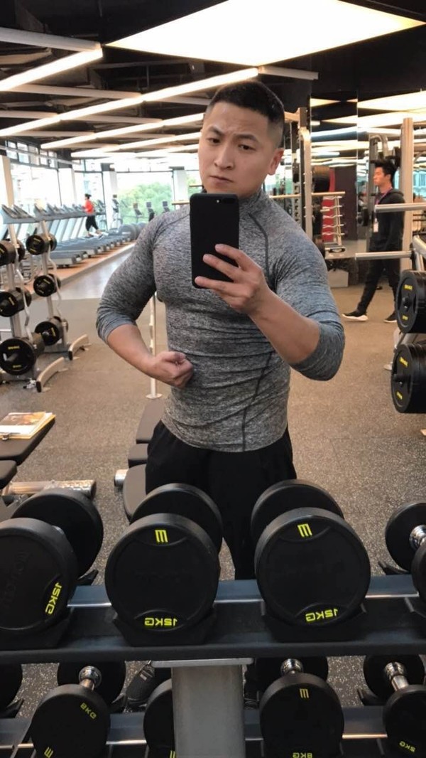 部队出身的健身教练身材一级棒,月薪15000,邀你一起参加遇见城市坐标"