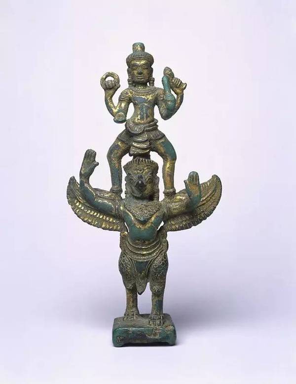 毗湿奴(garudasana vishnu),12世纪末,柬埔寨吴哥窟 铜鎏金,19.9 x 9.