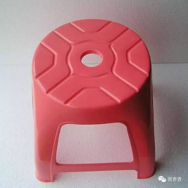 凳子上有圆洞,飞机玻璃上有小孔,到底是干嘛用的?