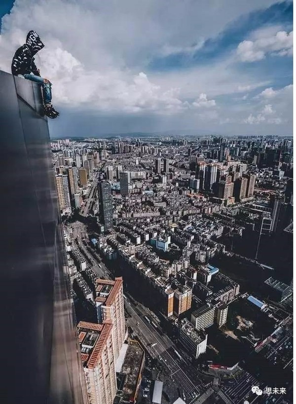 这组昆明"天台照片"让人看了脚软 网友惊呼拿生命拍照 知道真相的我