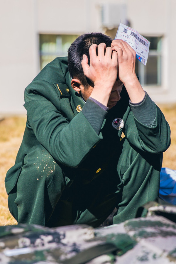 我是一名军人,也是一名儿子.