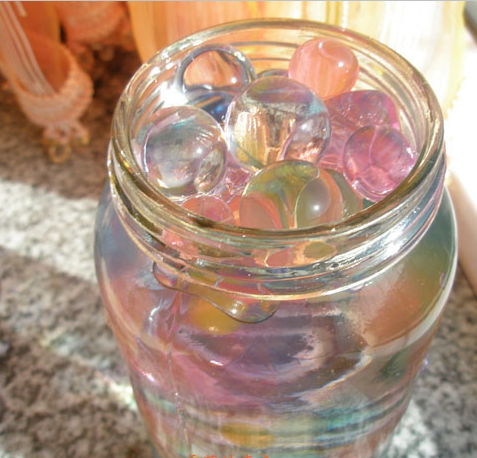 小孩子玩泡大珠很危险 家长需谨慎给孩子购买