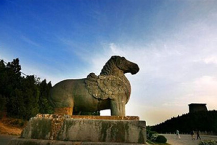 时代的机枪,大炮轰过,1200多年之中,有名有姓的盗乾陵者就有17人之多