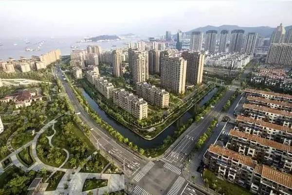 东南涂景观绿带 在鲁家峙,精心打造了一条"最美河道",还规划设计了4个