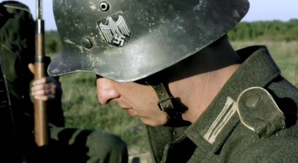 这是德械师的标配,连美军都承认是二战最好的钢盔