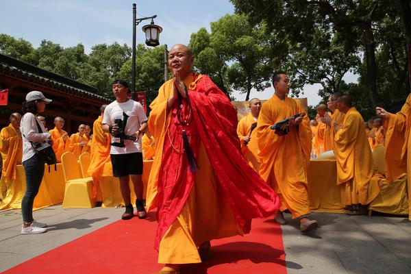 蘇州寒山寺萬人抄經活動啟動 秋爽大和尚領銜抄經