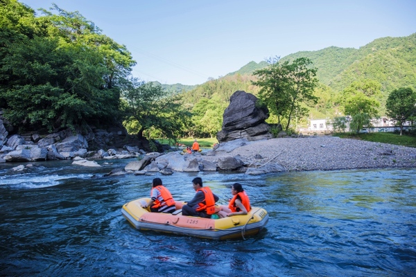 钓鱼台怪潭漂流,让河流来得更猛烈些吧!