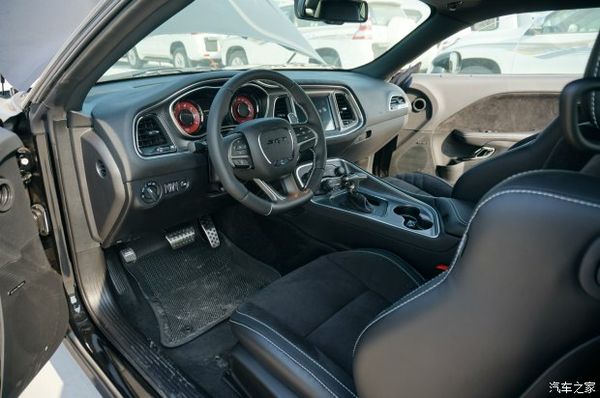 2017款道奇srt hellcat地狱猫6.2l纯正美式肌肉车