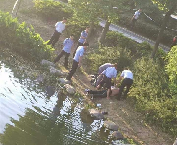金坛南洲公园钓鱼钓到一具男尸!