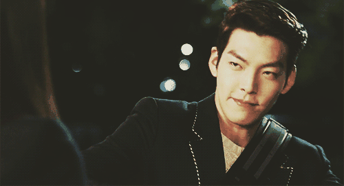 金宇彬可是韩国最最当红的男演员之一啊,因出演大热韩剧《继承者们》