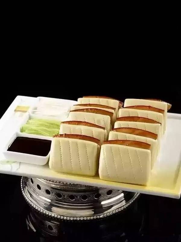 今日小奥君收集了一部分宫廷菜菜品供各位厨师们欣赏,接招吧!厨友们!