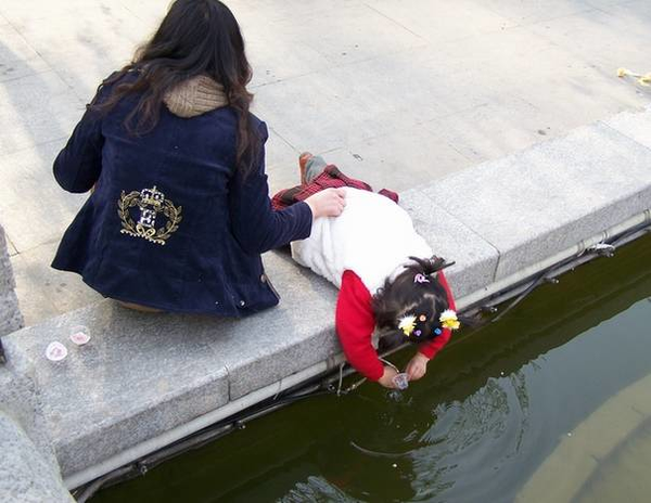 孩子溺水救命的办法!先要控水?那是害人的!