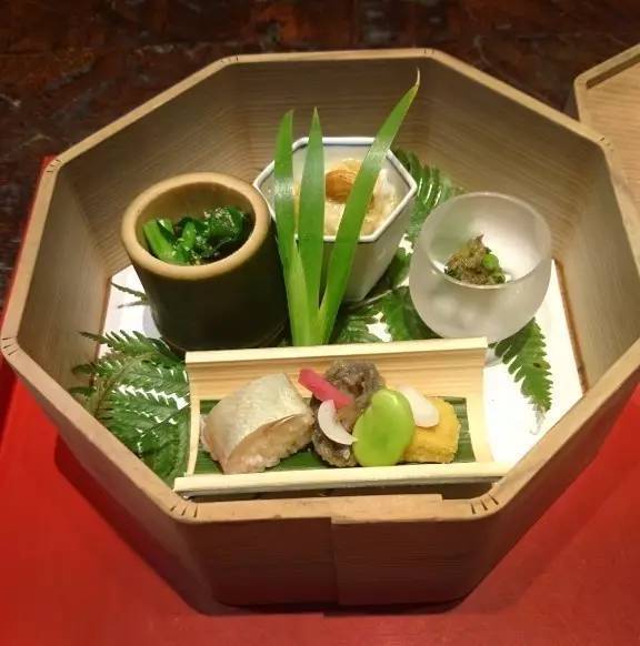 一眼入魂,日料摆盘4大美学鉴赏