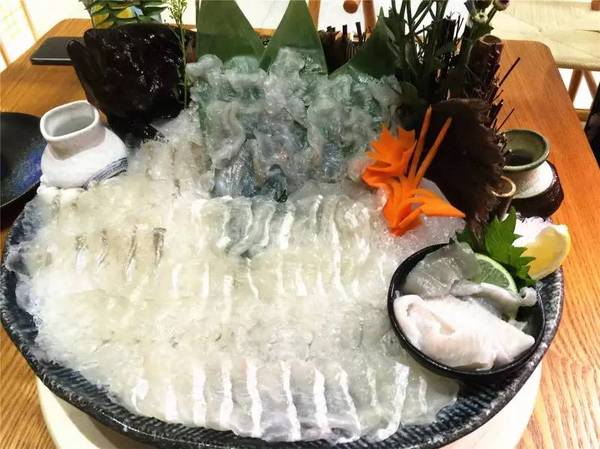 寻觅佛山首家拥有深海鱼池的日料名店,五星出品,平民消费!